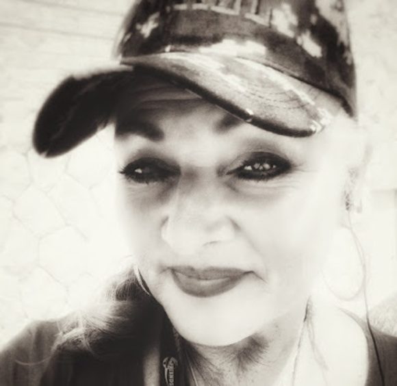 Meet your Posher, Pamela - Picture 1 of 1